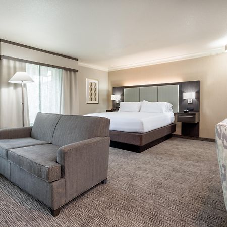 Holiday Inn Auburn By Ihg Exterior photo