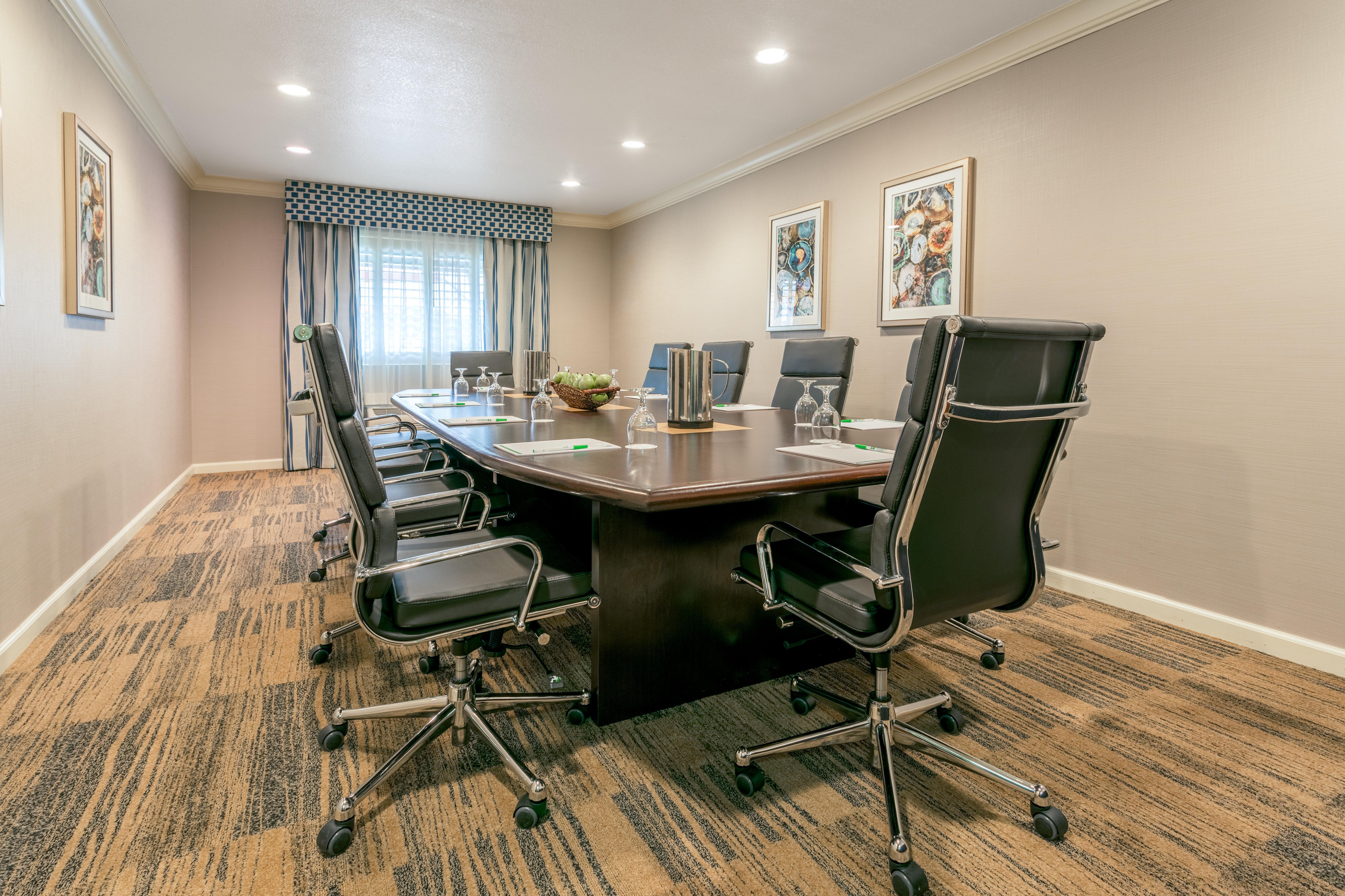 Holiday Inn Auburn By Ihg Exterior photo