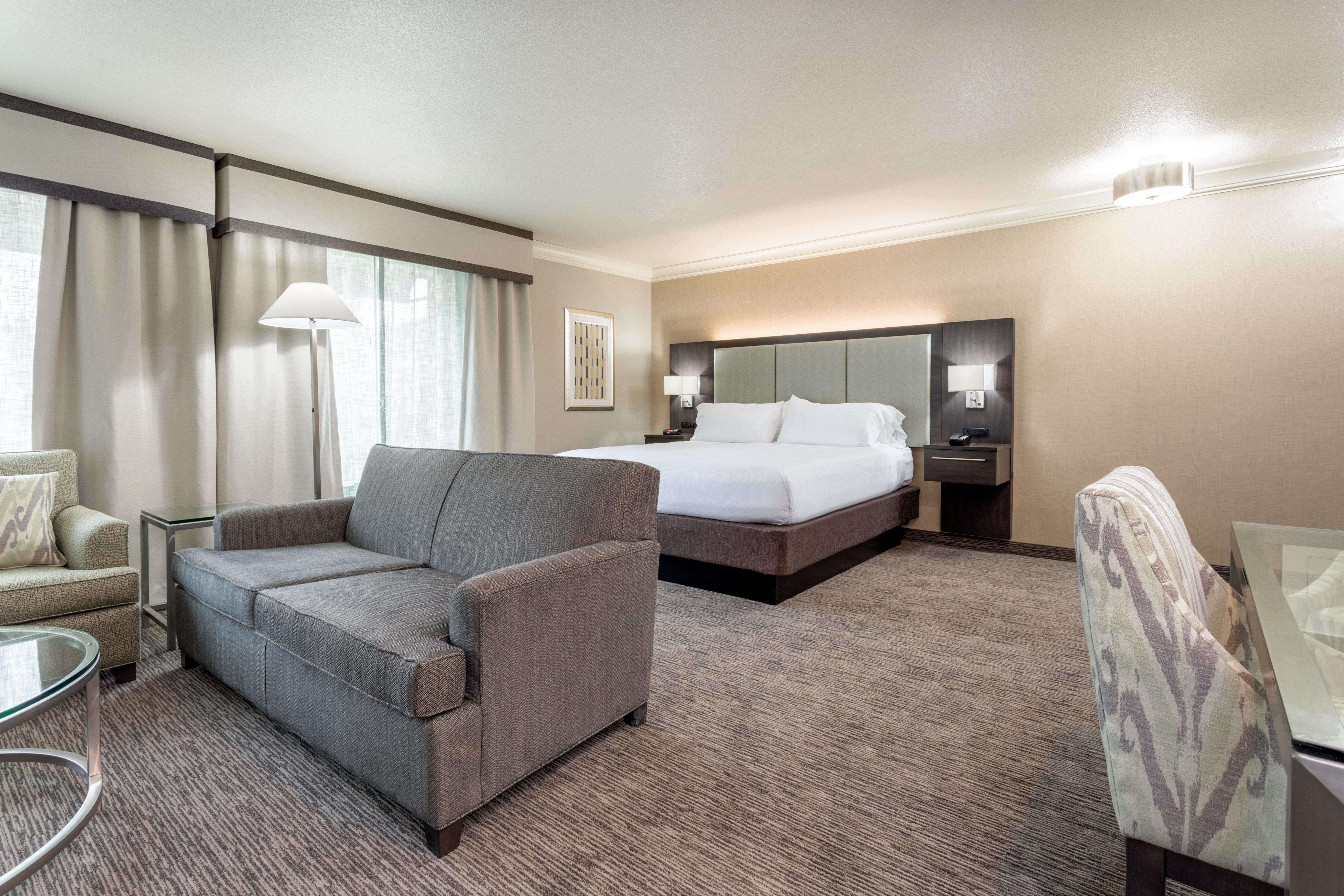 Holiday Inn Auburn By Ihg Exterior photo