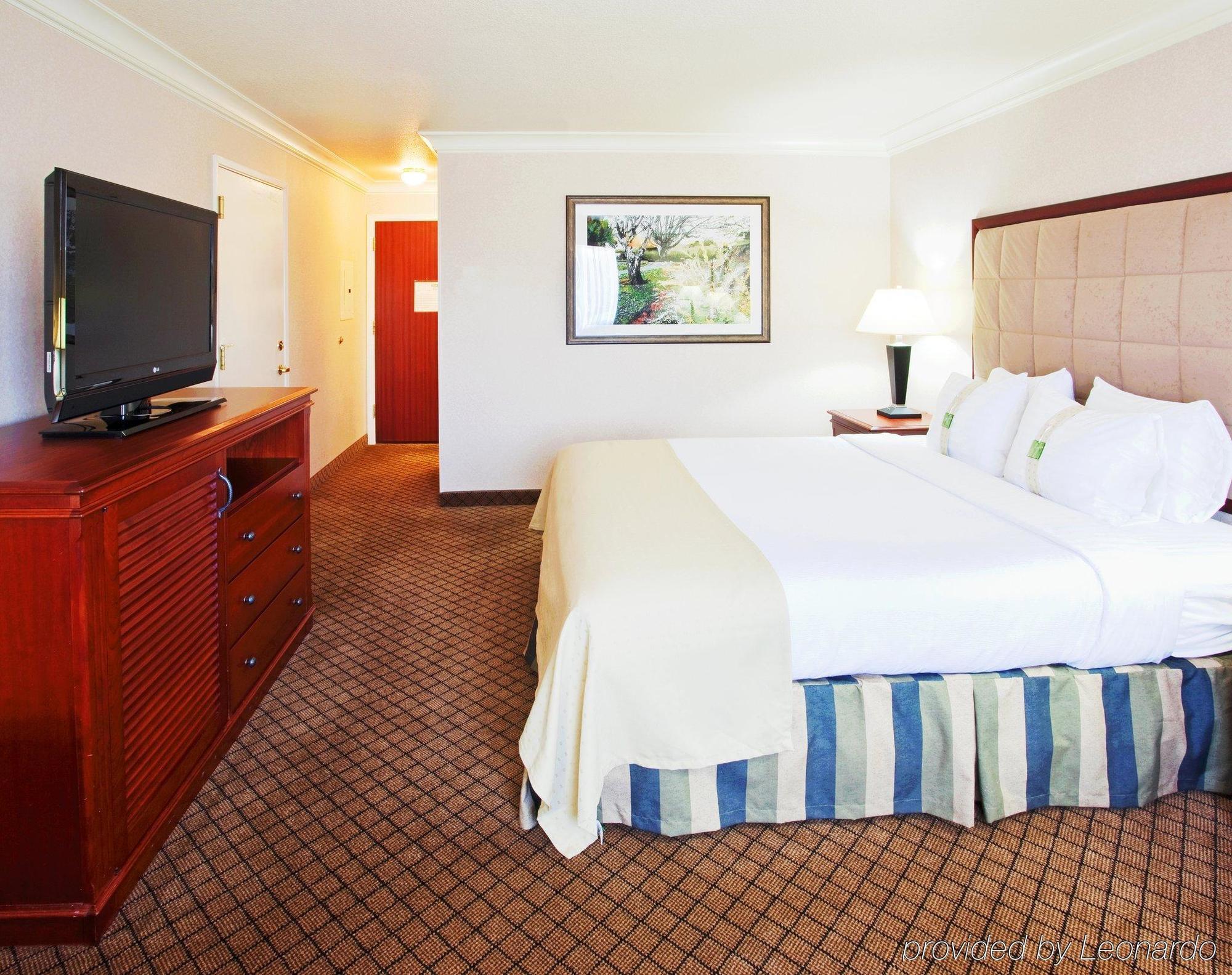 Holiday Inn Auburn By Ihg Exterior photo