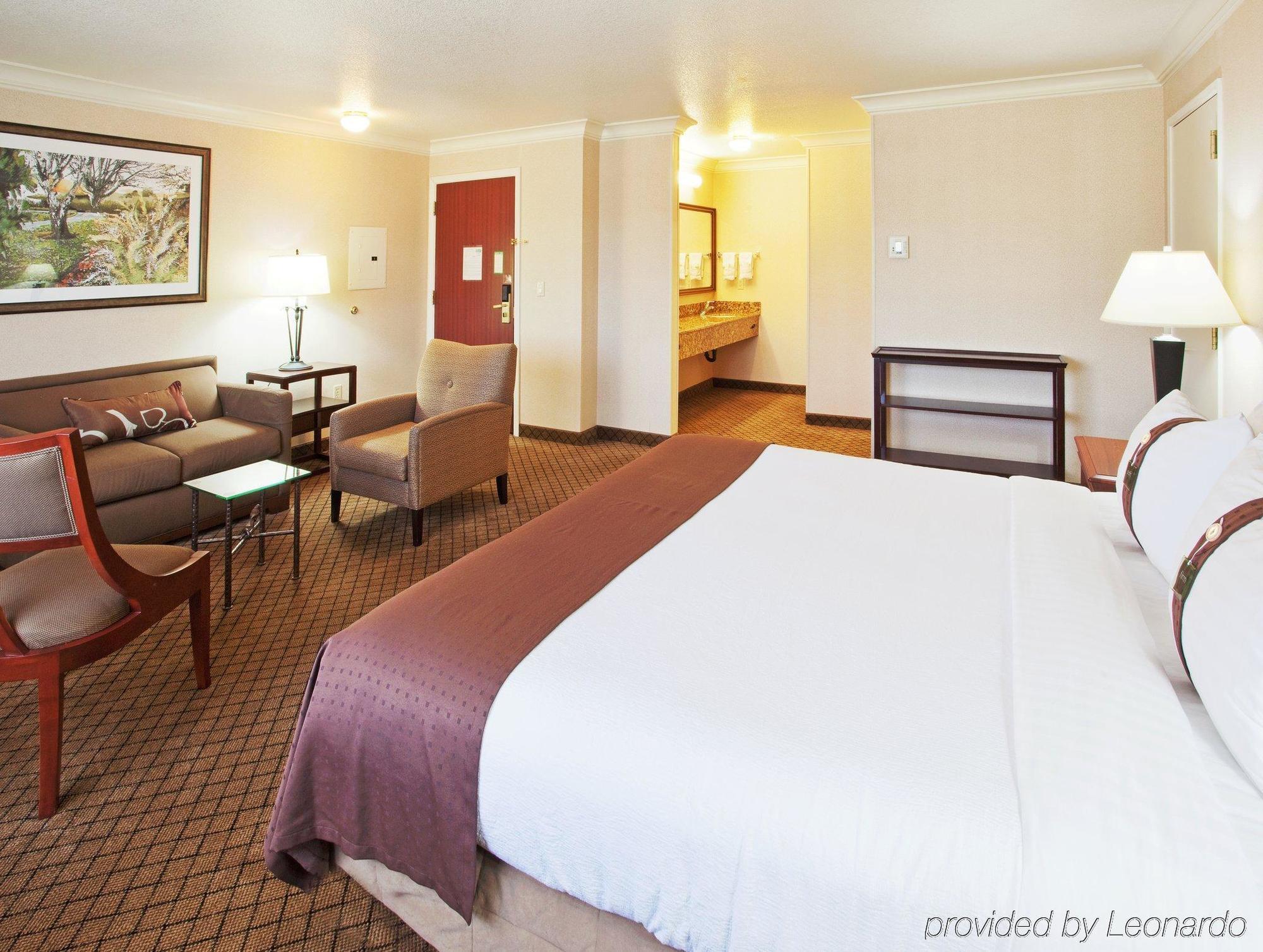 Holiday Inn Auburn By Ihg Exterior photo